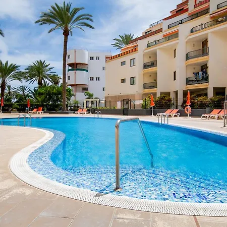 Carmen Sunrise, Cristianos *